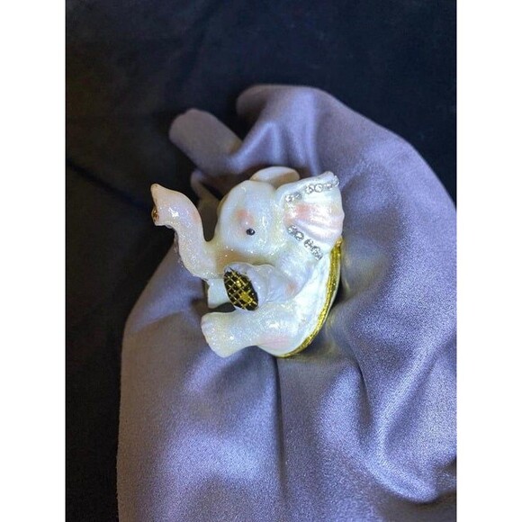Elephant White Hinged Trinket Box Collectible Enamel Crystals Gold Tone Cute - Picture 8 of 9
